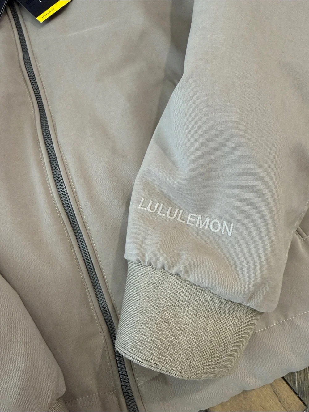 Lululemon NWT Insulated Cotton-Blend Bomber Jacket Size XS Cream FullZip Pockets